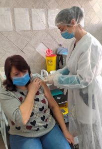 В м.Тернівка продовжується вакцинування від COVID-19 у пункті щеплень КПН "ЦПМСД м.Тернівки" ТМР